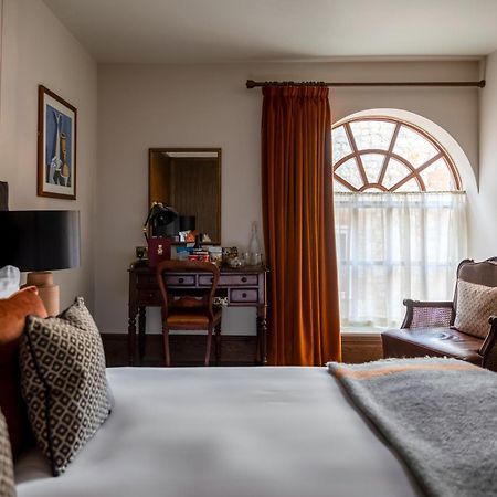 Teller'S Arms Hotel Фарнъм Екстериор снимка