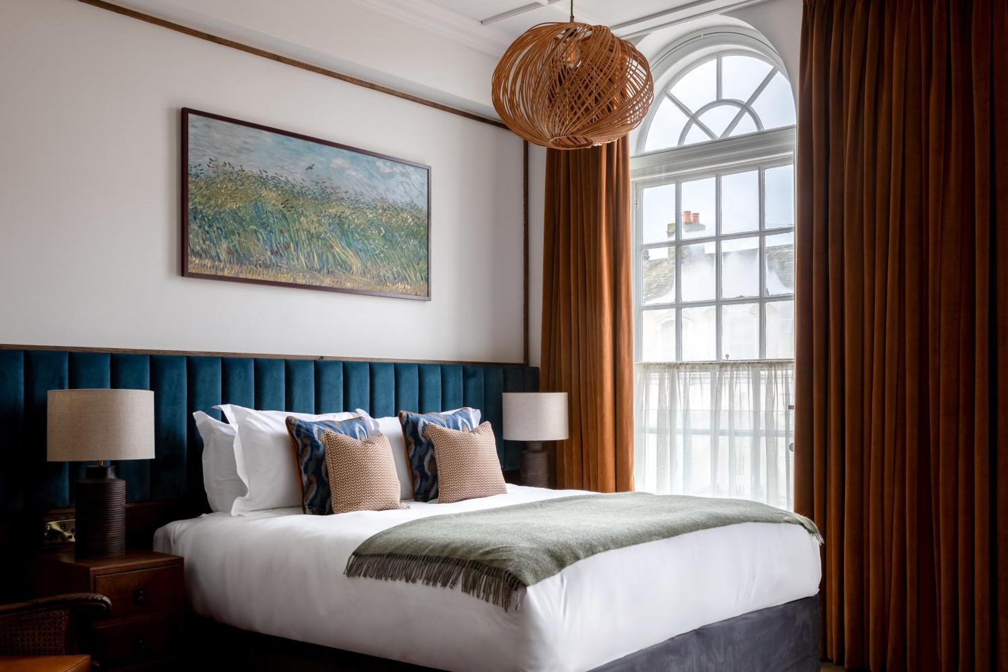 Teller'S Arms Hotel Фарнъм Екстериор снимка