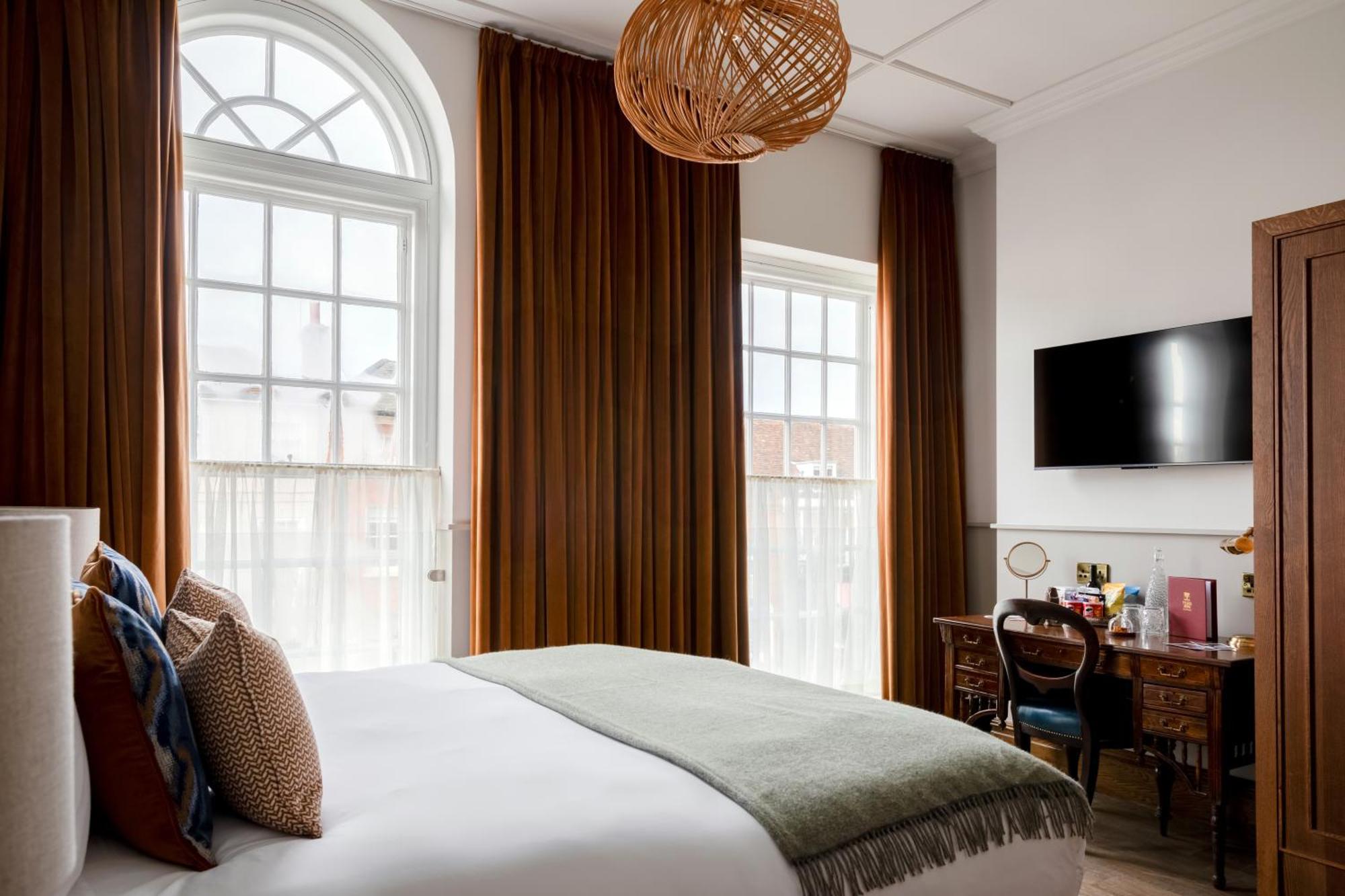 Teller'S Arms Hotel Фарнъм Екстериор снимка