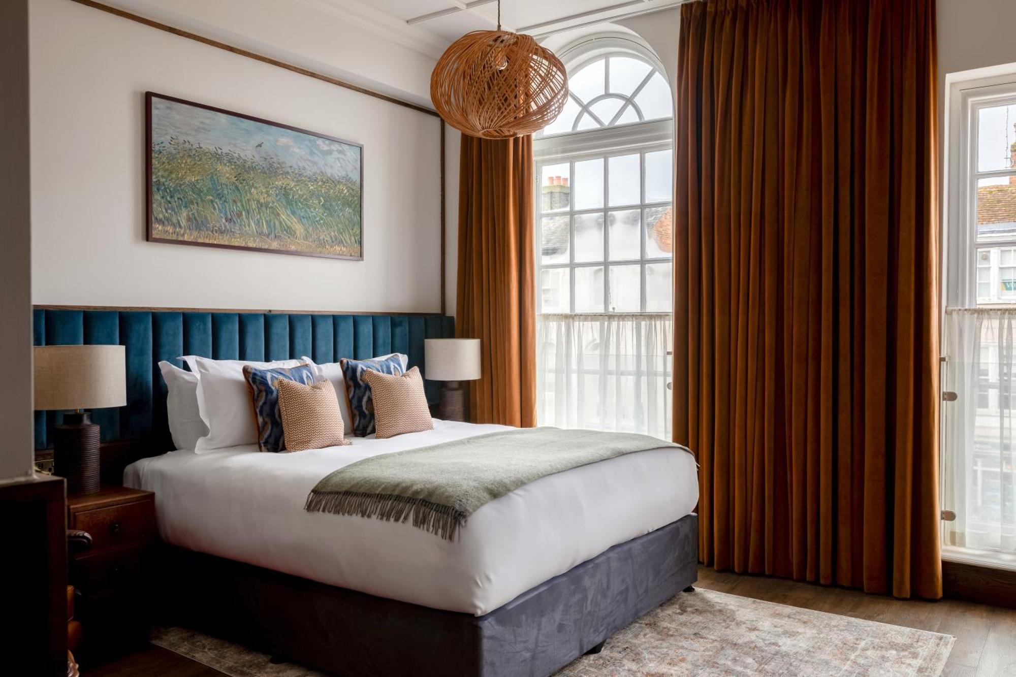 Teller'S Arms Hotel Фарнъм Екстериор снимка