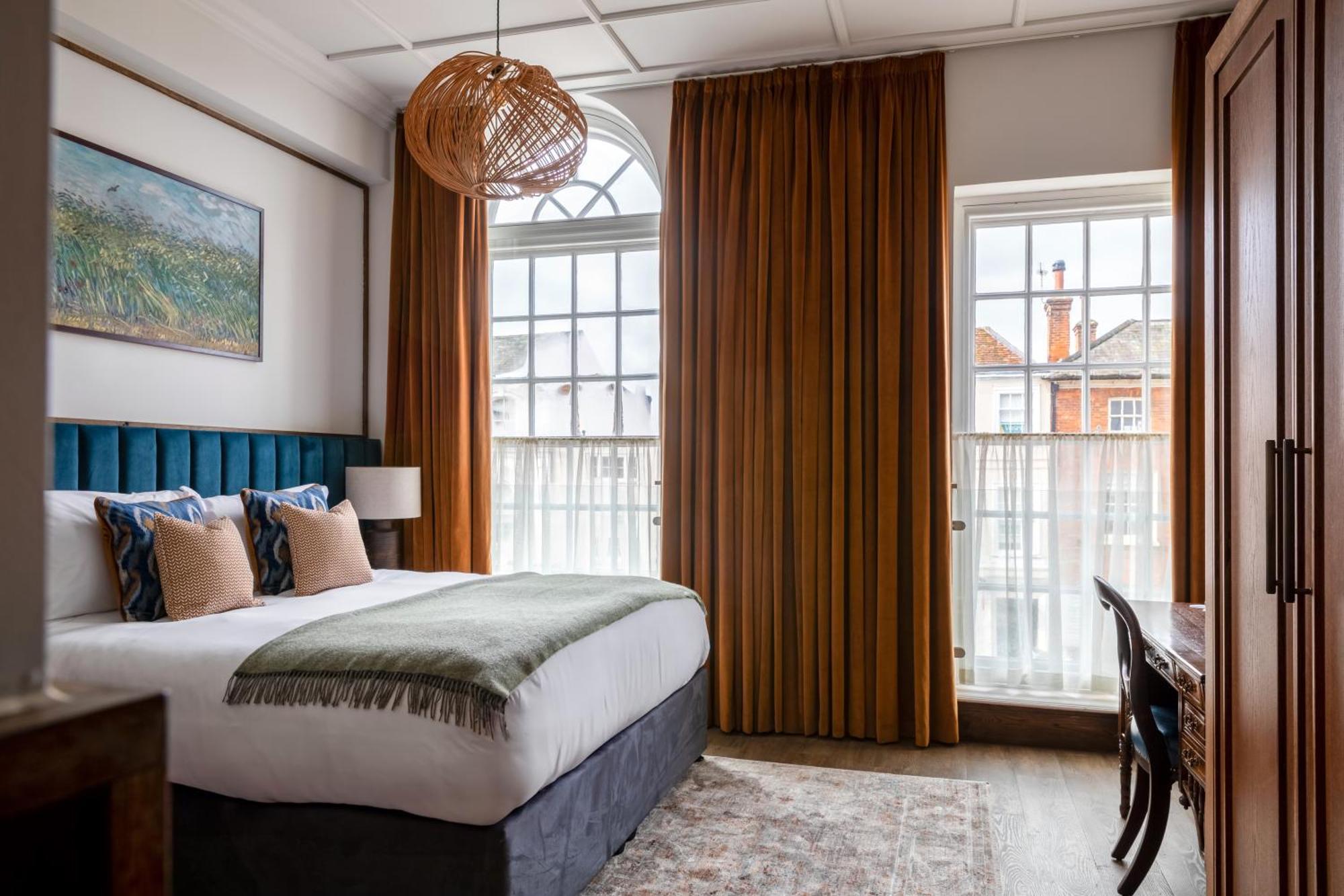 Teller'S Arms Hotel Фарнъм Екстериор снимка